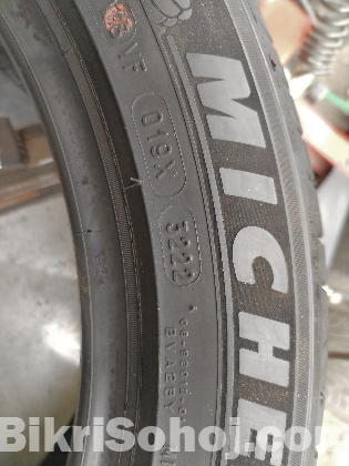 Micheline Primacy4 225/50R18 Tire 2 Piece